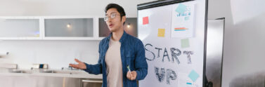 entrepreneur pitching idea